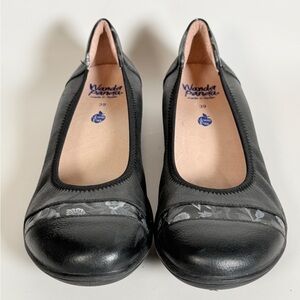 Wanda Panda Black Leather Slip On Comfort Flats Floral Accents EU 39